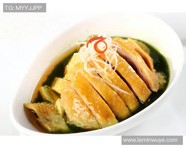 白斩鸡与足球的完美结合：品味美食与激情运动的双重享受